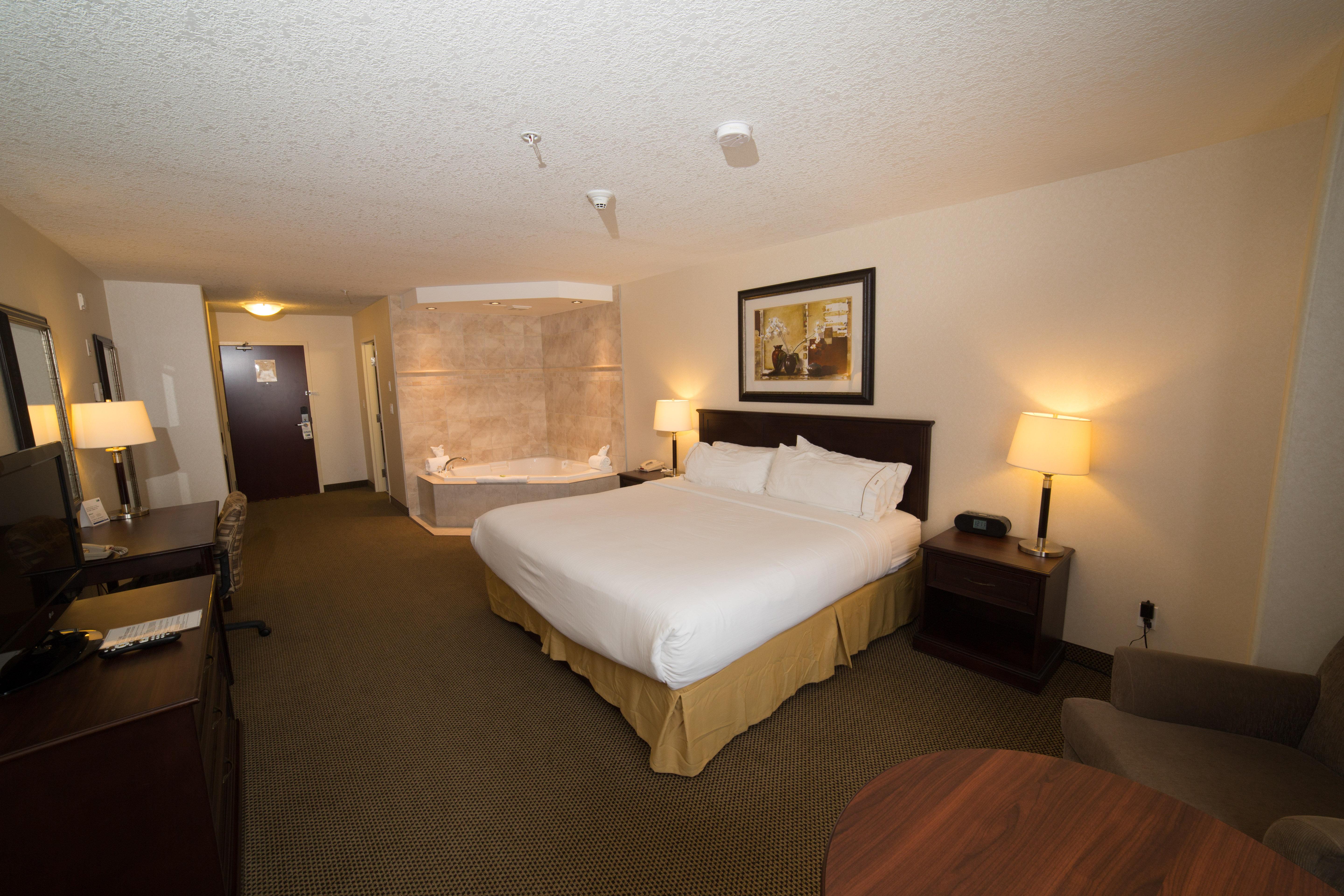 Holiday Inn Express & Suites Whitecourt By Ihg Eksteriør billede