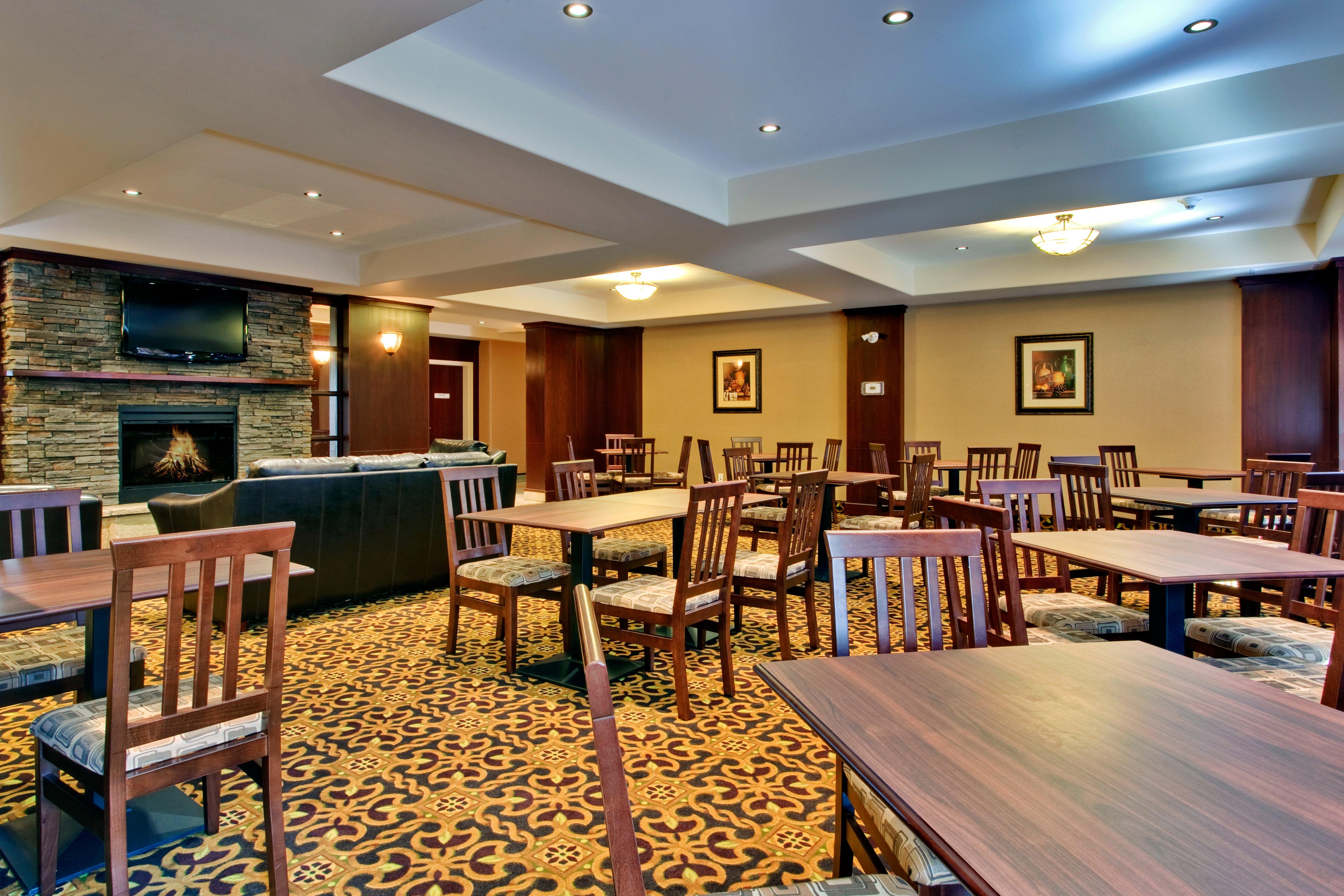 Holiday Inn Express & Suites Whitecourt By Ihg Eksteriør billede