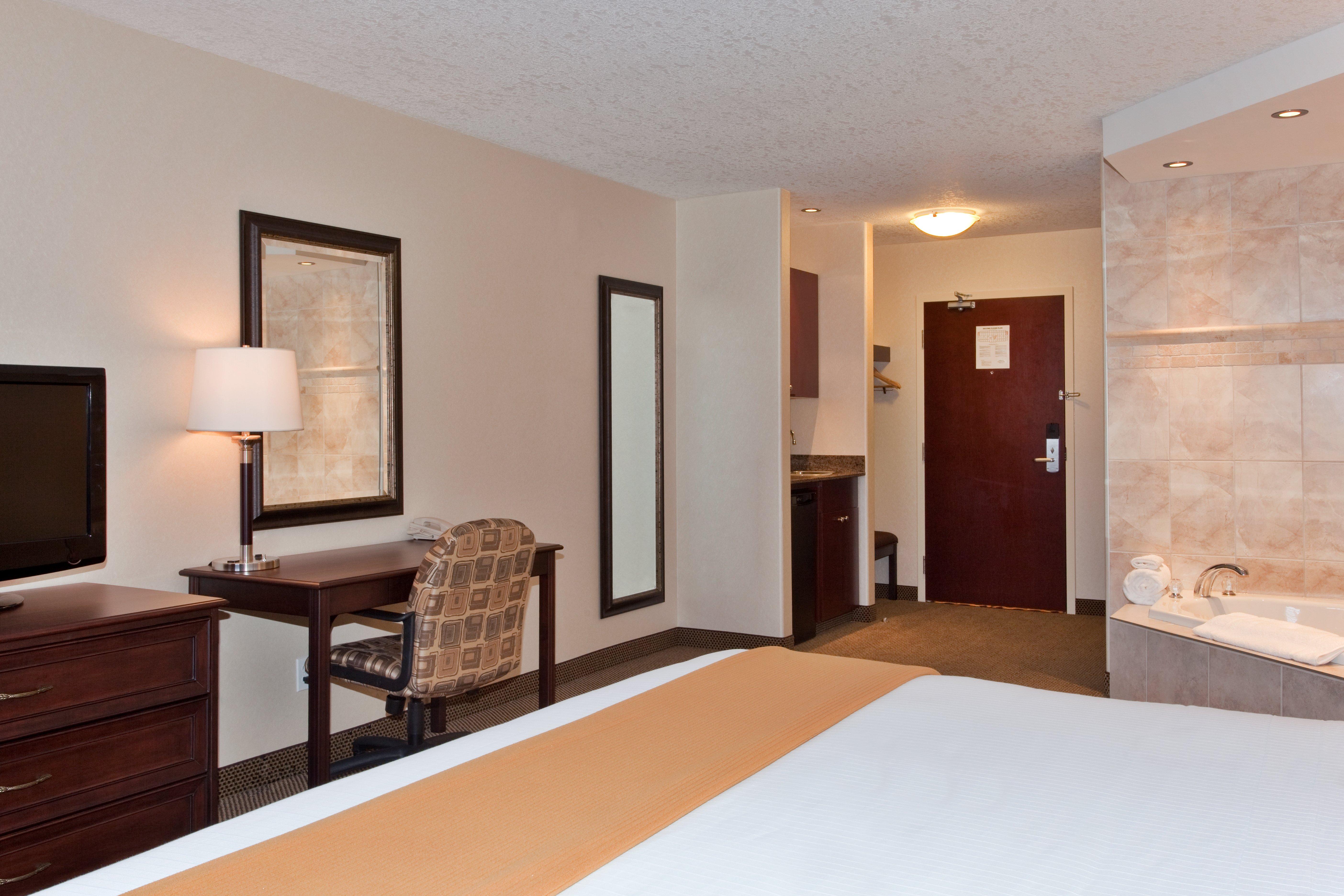 Holiday Inn Express & Suites Whitecourt By Ihg Eksteriør billede