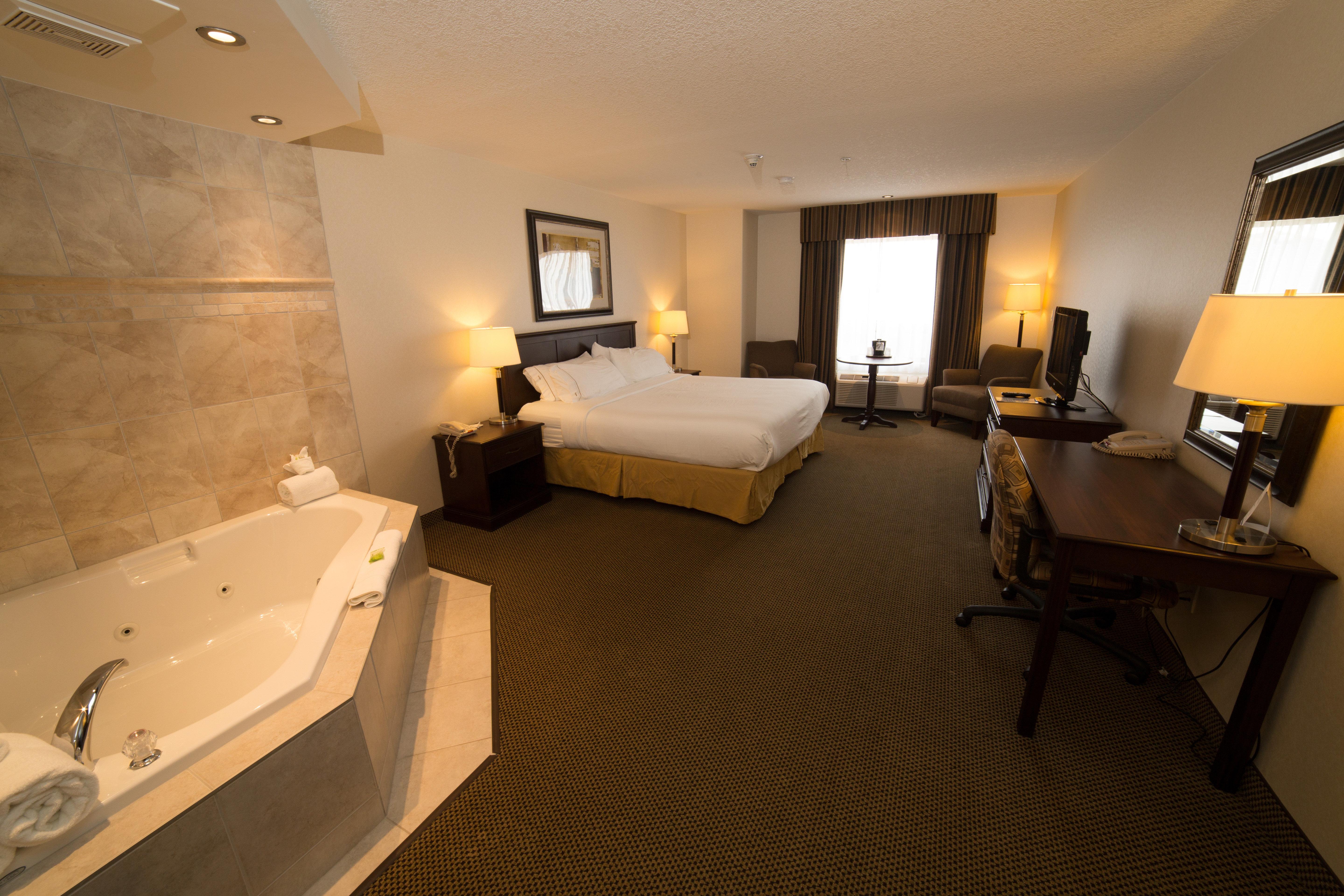 Holiday Inn Express & Suites Whitecourt By Ihg Eksteriør billede