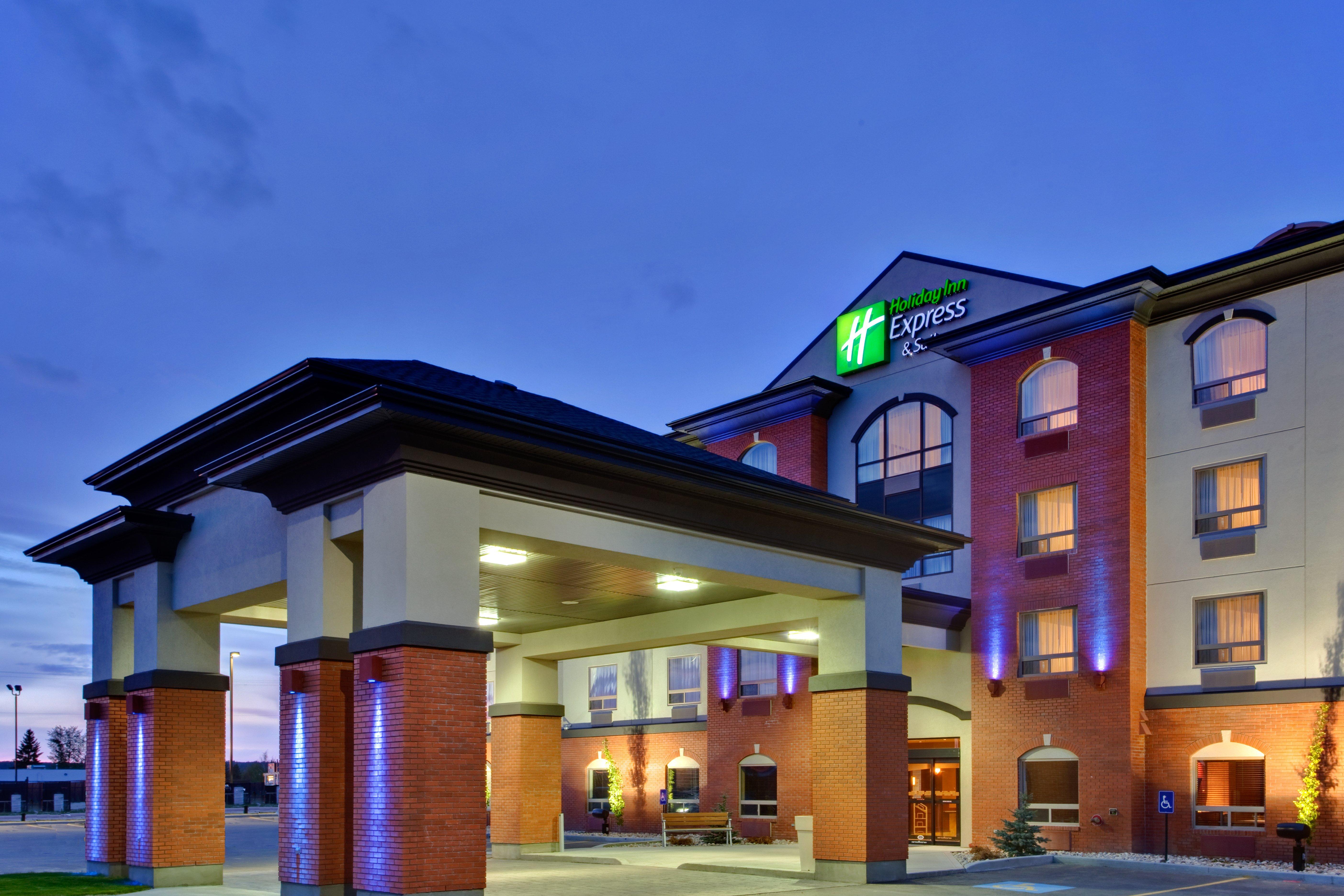 Holiday Inn Express & Suites Whitecourt By Ihg Eksteriør billede