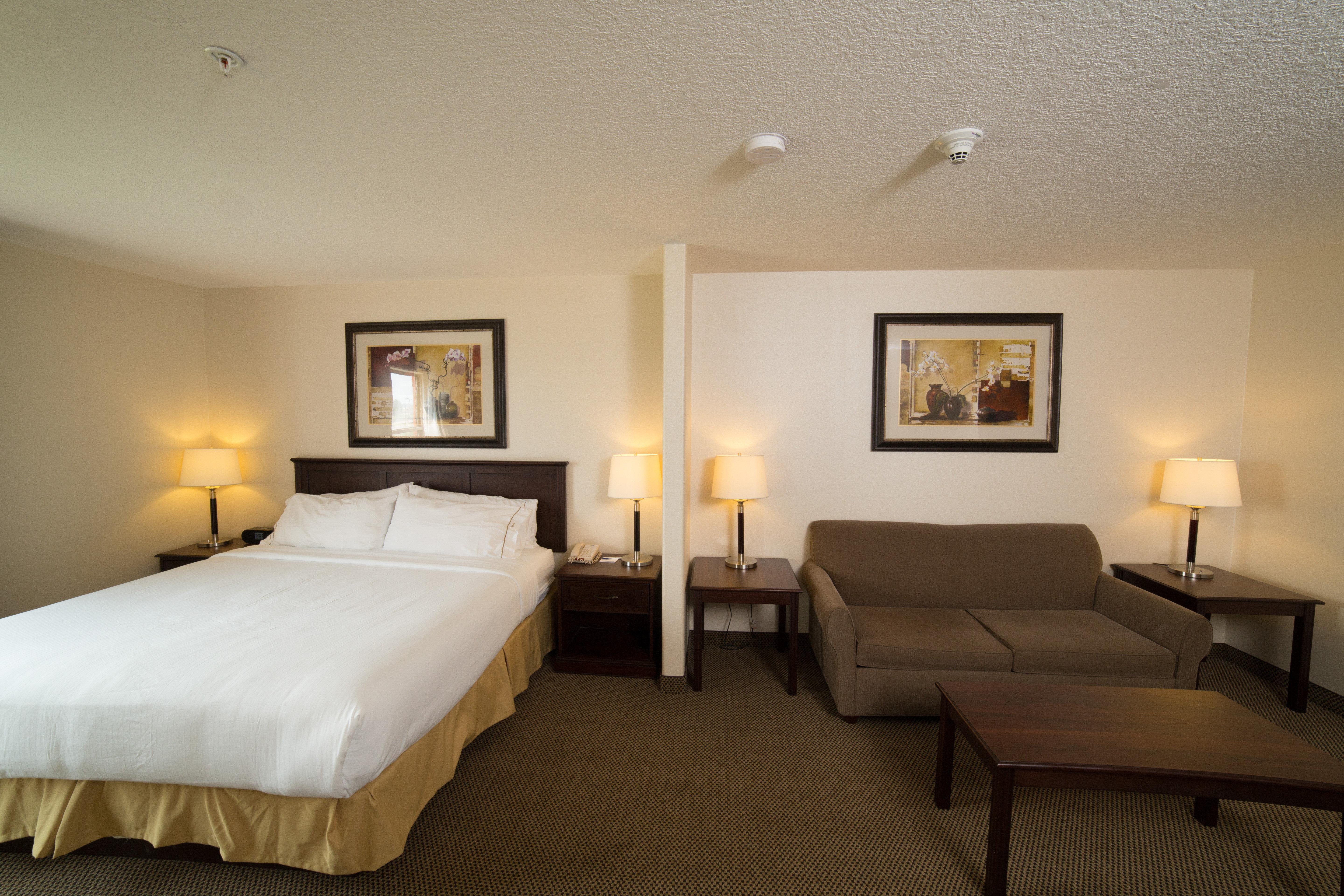 Holiday Inn Express & Suites Whitecourt By Ihg Eksteriør billede