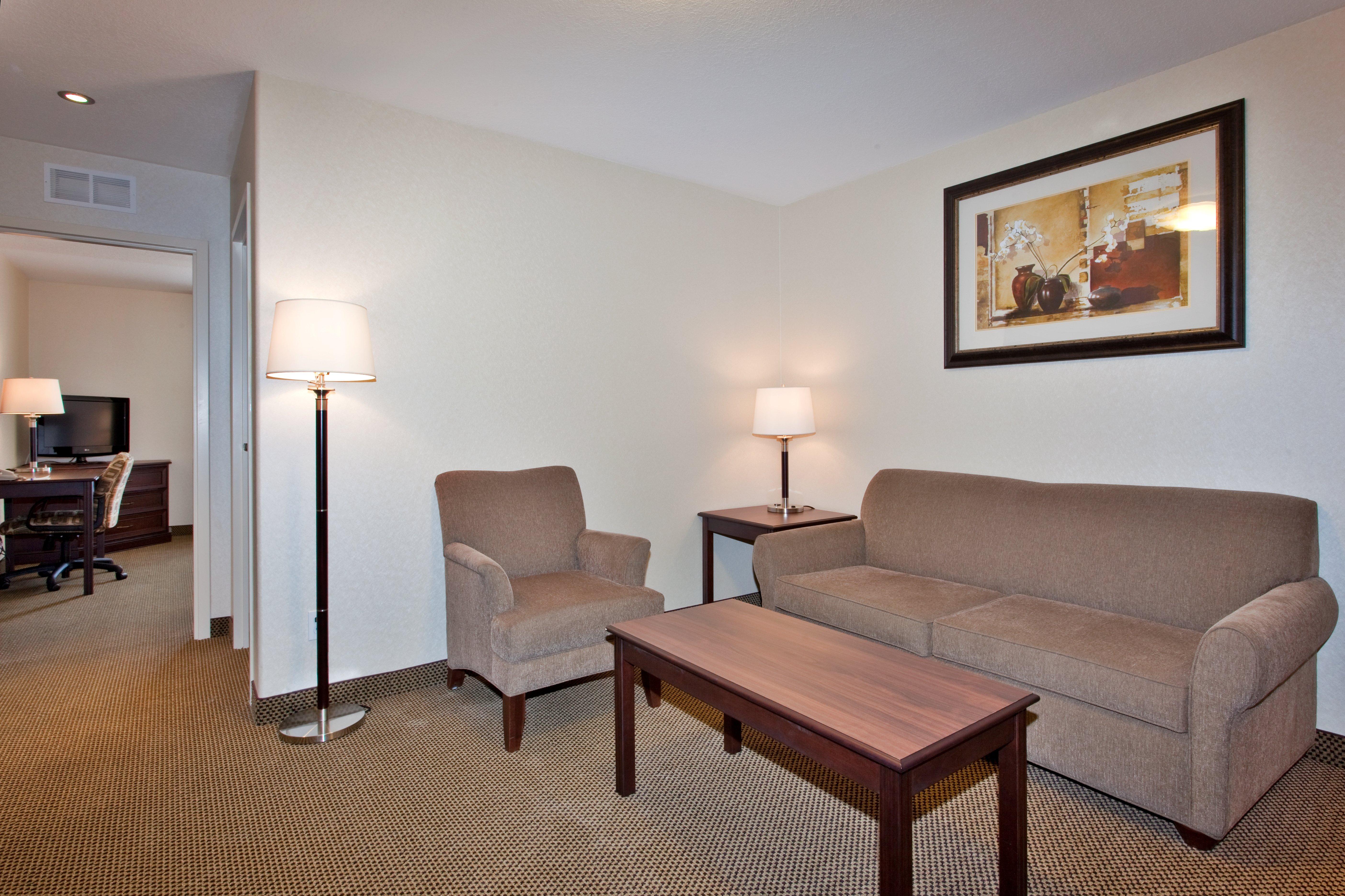 Holiday Inn Express & Suites Whitecourt By Ihg Værelse billede
