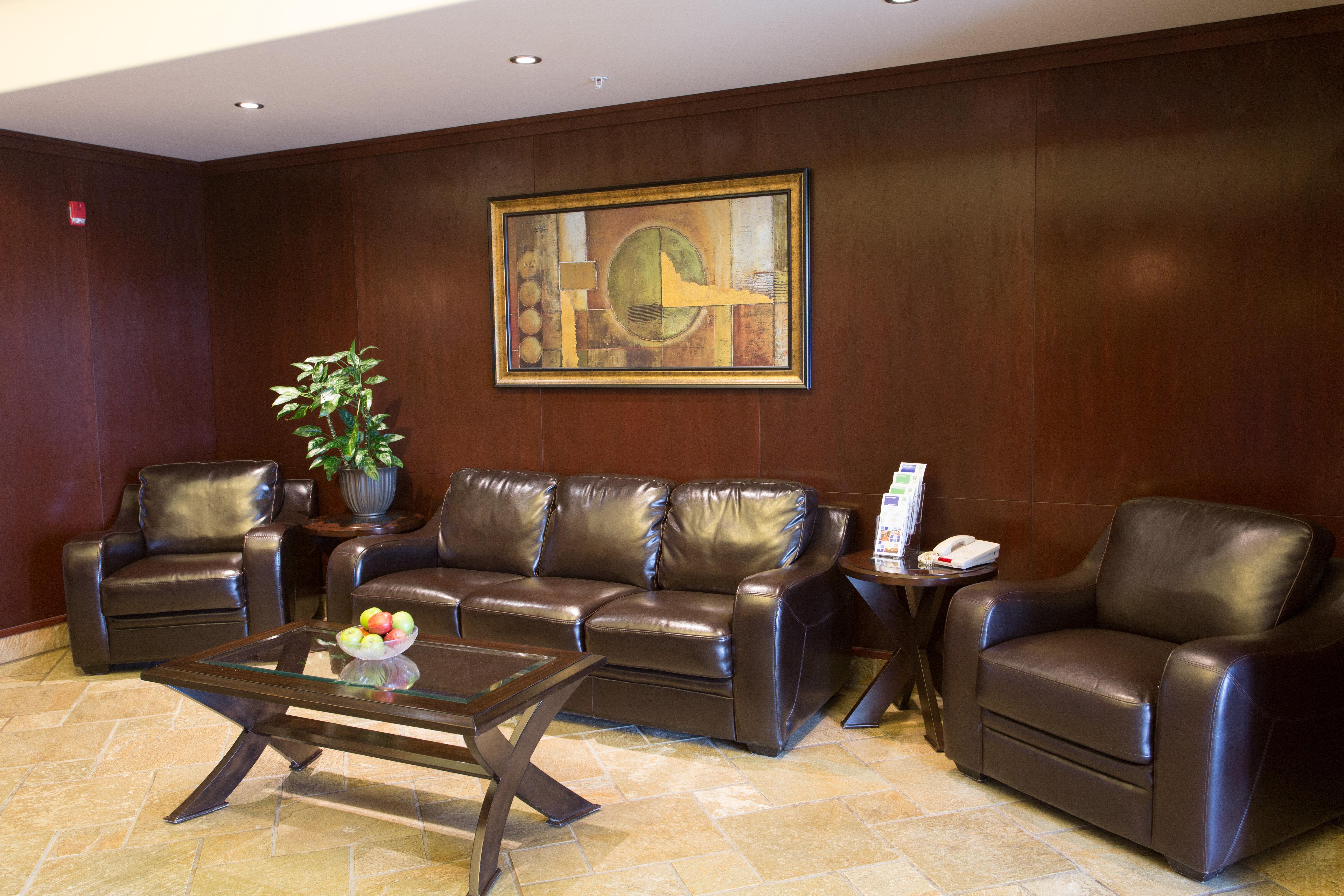 Holiday Inn Express & Suites Whitecourt By Ihg Eksteriør billede