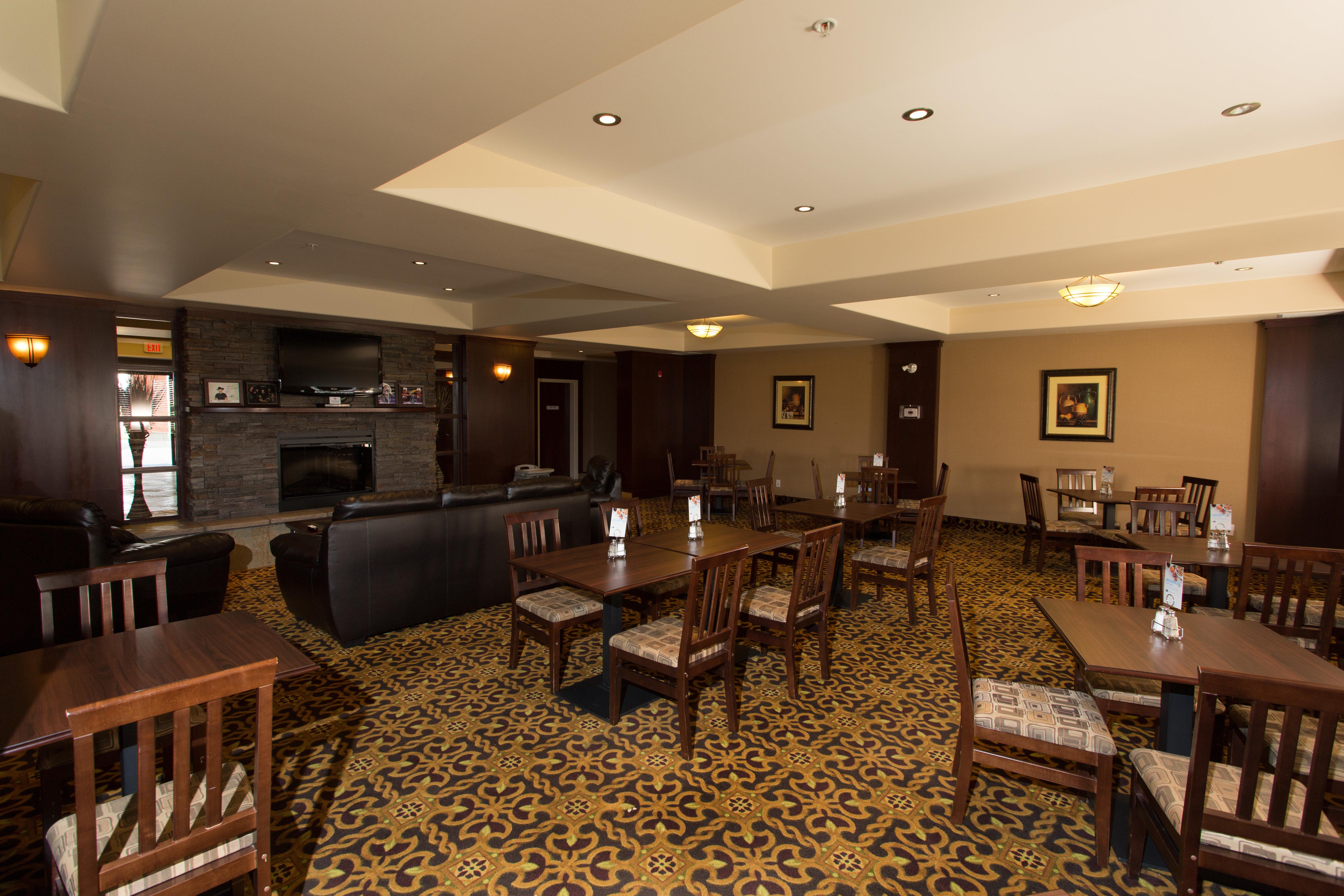 Holiday Inn Express & Suites Whitecourt By Ihg Eksteriør billede