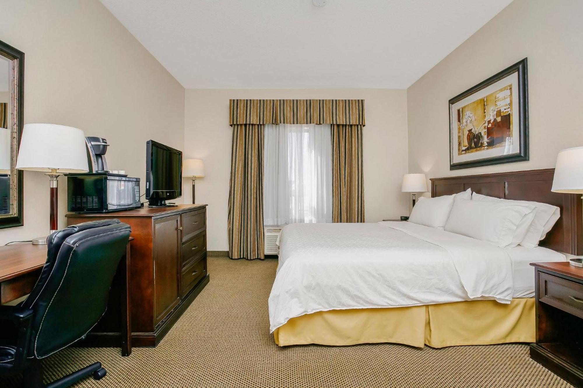 Holiday Inn Express & Suites Whitecourt By Ihg Eksteriør billede
