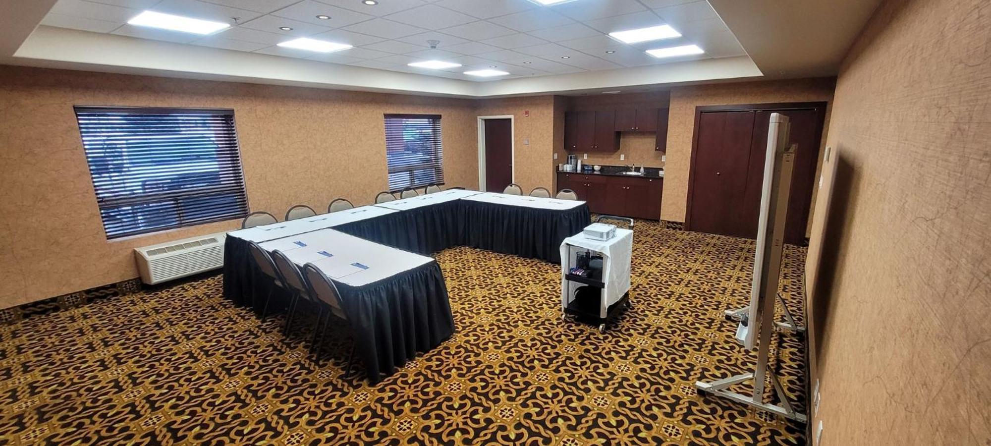 Holiday Inn Express & Suites Whitecourt By Ihg Eksteriør billede
