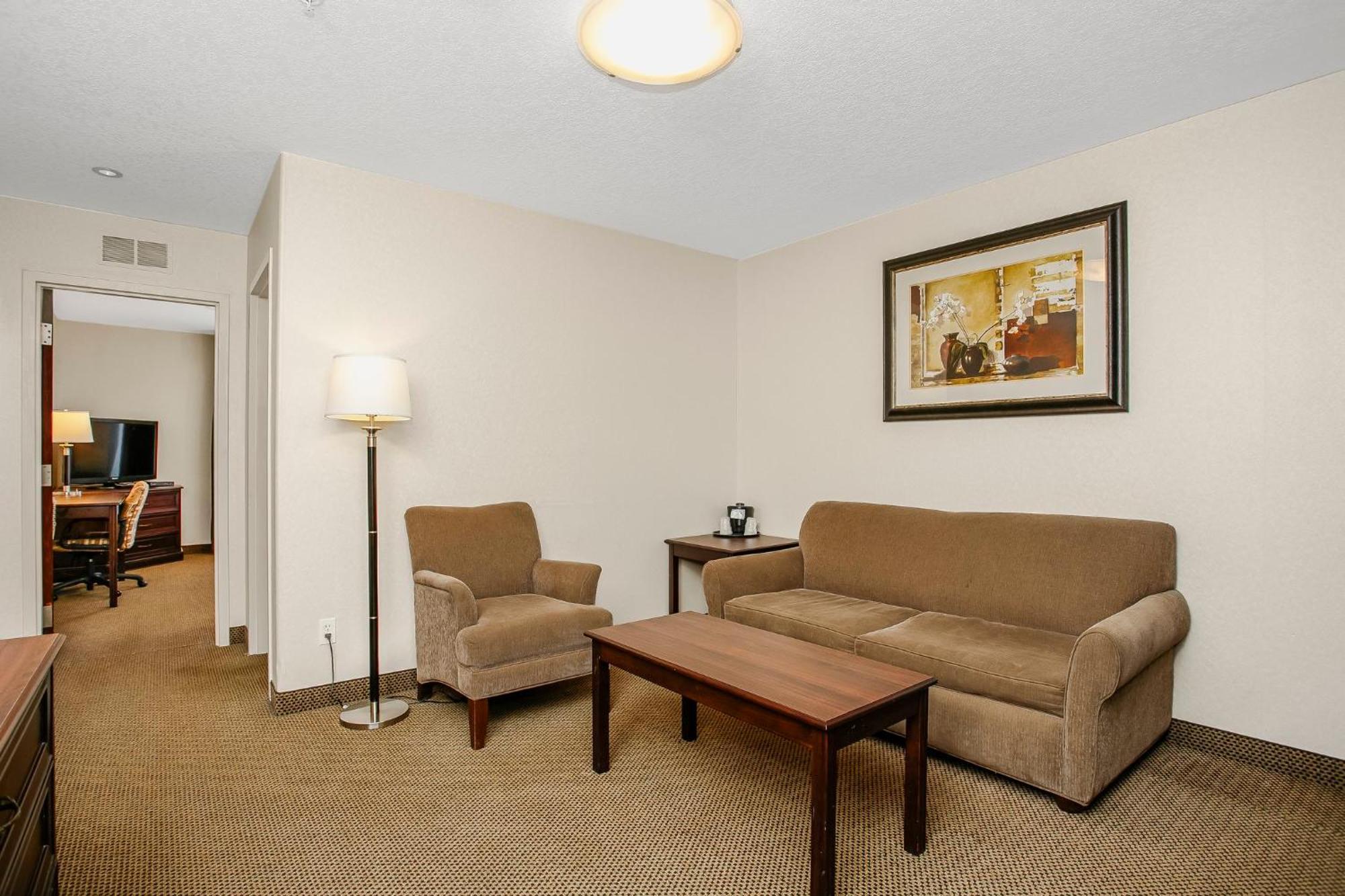 Holiday Inn Express & Suites Whitecourt By Ihg Eksteriør billede