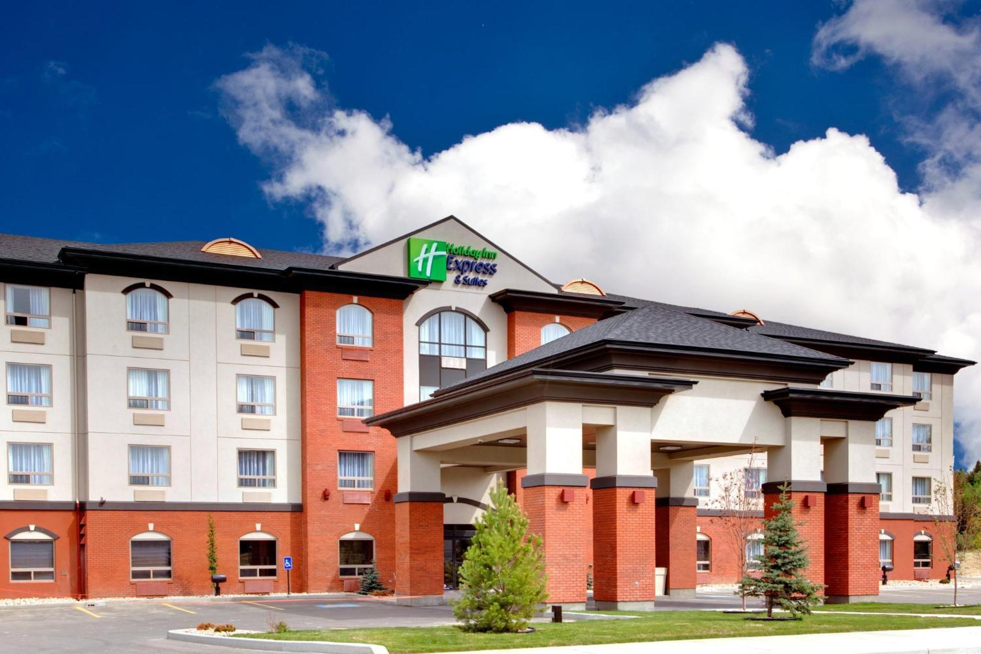 Holiday Inn Express & Suites Whitecourt By Ihg Eksteriør billede