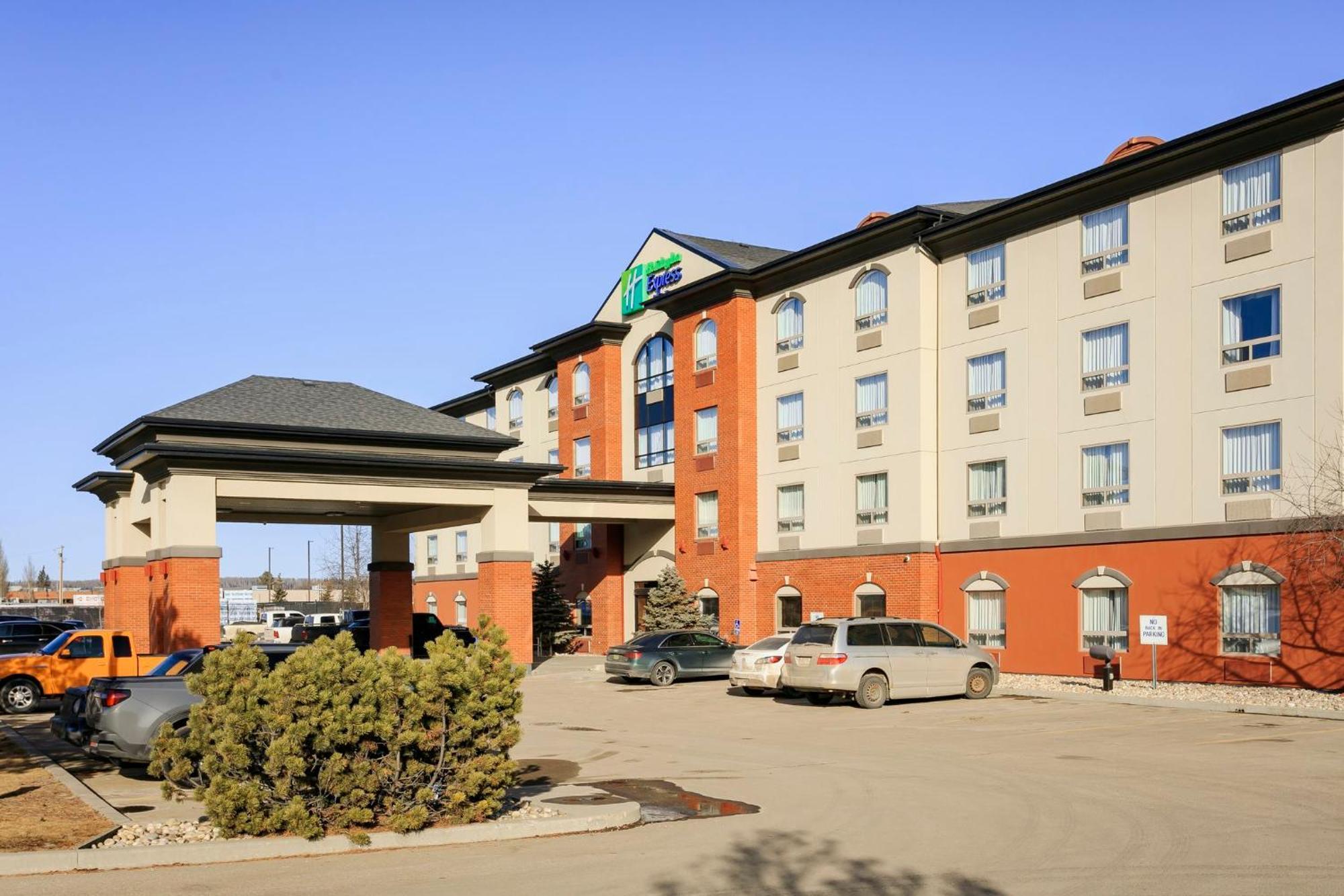 Holiday Inn Express & Suites Whitecourt By Ihg Eksteriør billede